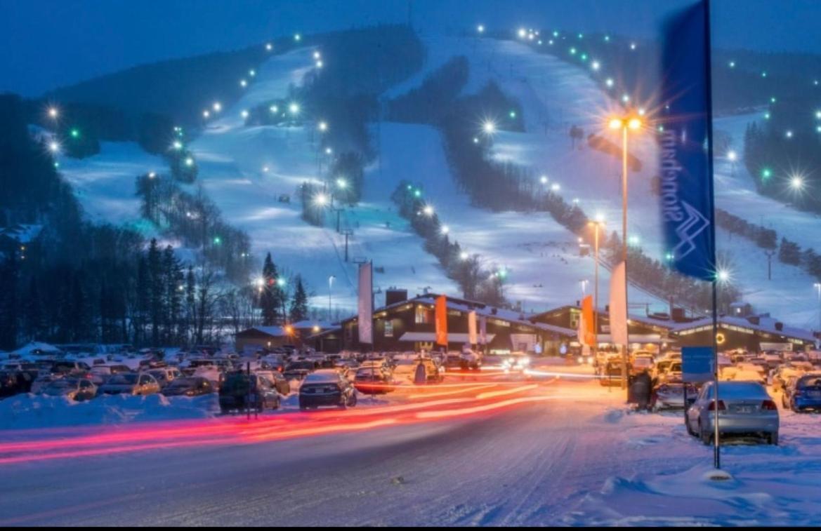 Condo Ski-In Ski-Out Stoneham Eksteriør billede