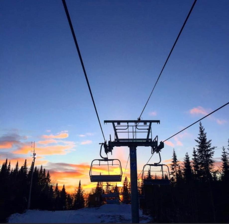Condo Ski-In Ski-Out Stoneham Eksteriør billede